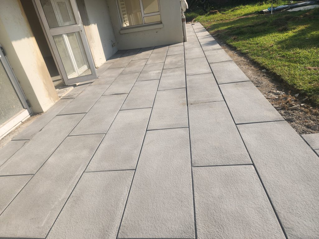 Wet-cast-modern-paving-done-by-Vep-Landscapers-jpg