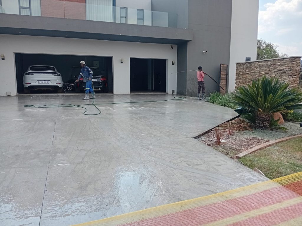 Residential-Exposed-Aggregate-Vep-Landscapers-jpg