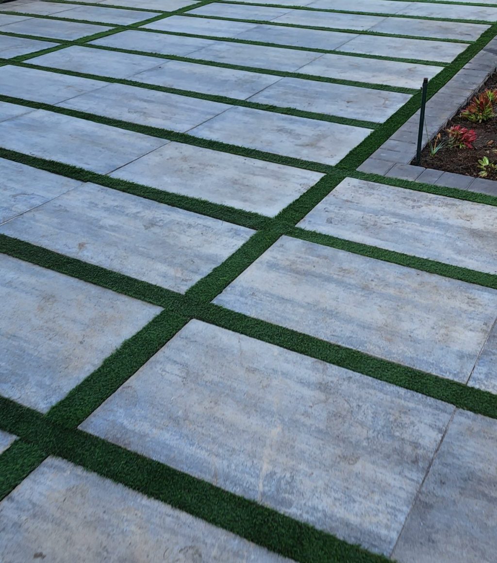 Vep-landscapers-XXL-Pavers-with-artificial-lawn-in-between-jpg
