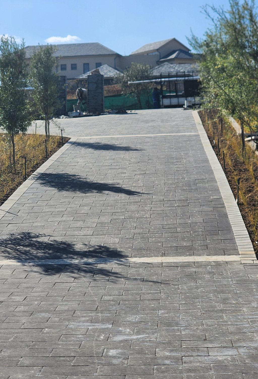 Vep-Landscapers-modern-paving-image-jpg