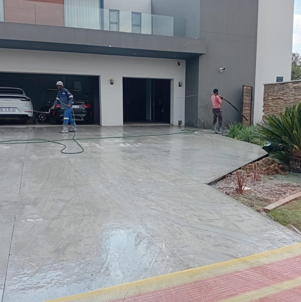 Residential-Exposed-Aggregate-Vep-Landscapers-jpg