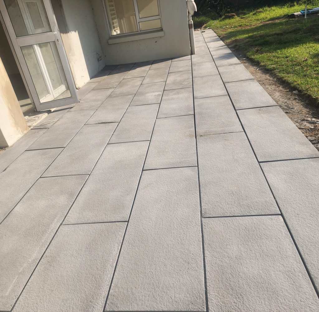 Wet-cast-modern-paving-done-by-Vep-Landscapers-jpg