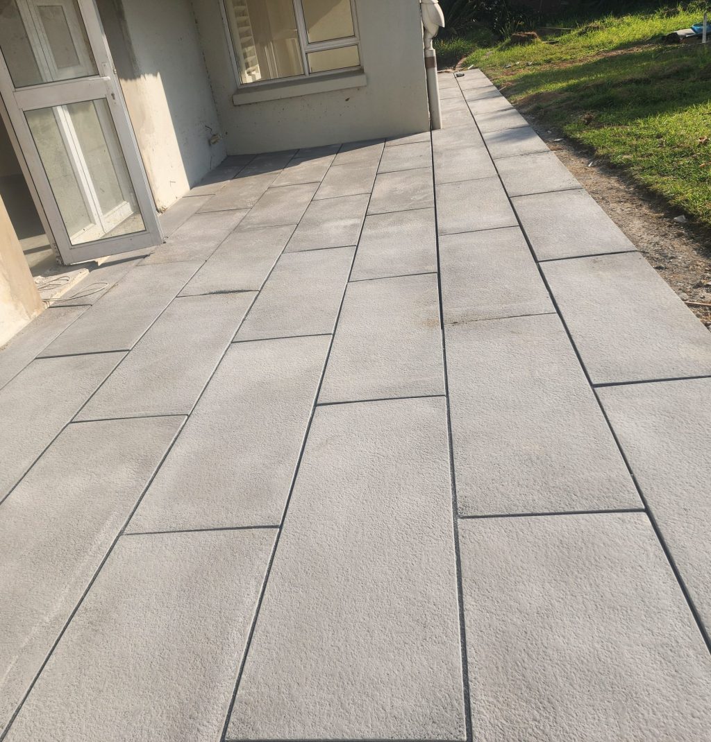 Wet-cast-modern-paving-done-by-Vep-Landscapers-jpg
