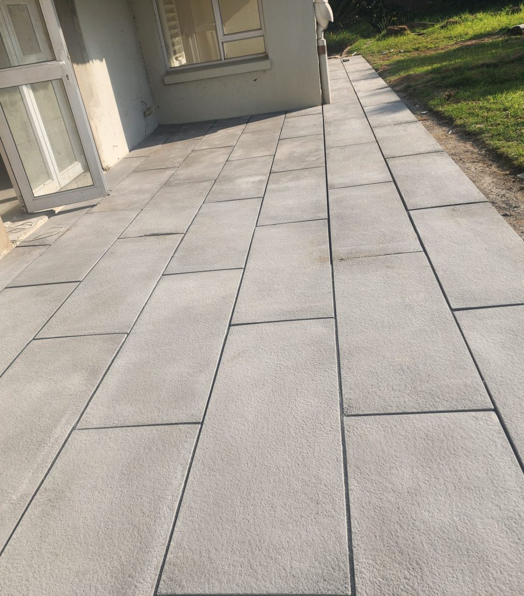 Wet-cast-modern-paving-done-by-Vep-Landscapers-jpg